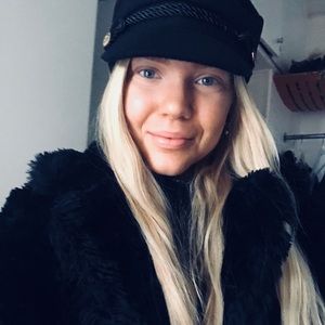 Meet your Posher, Annie